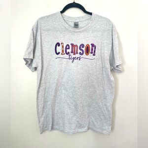 Clemson Tigers embroidered heathered gray T-shirt women’s size large gildan